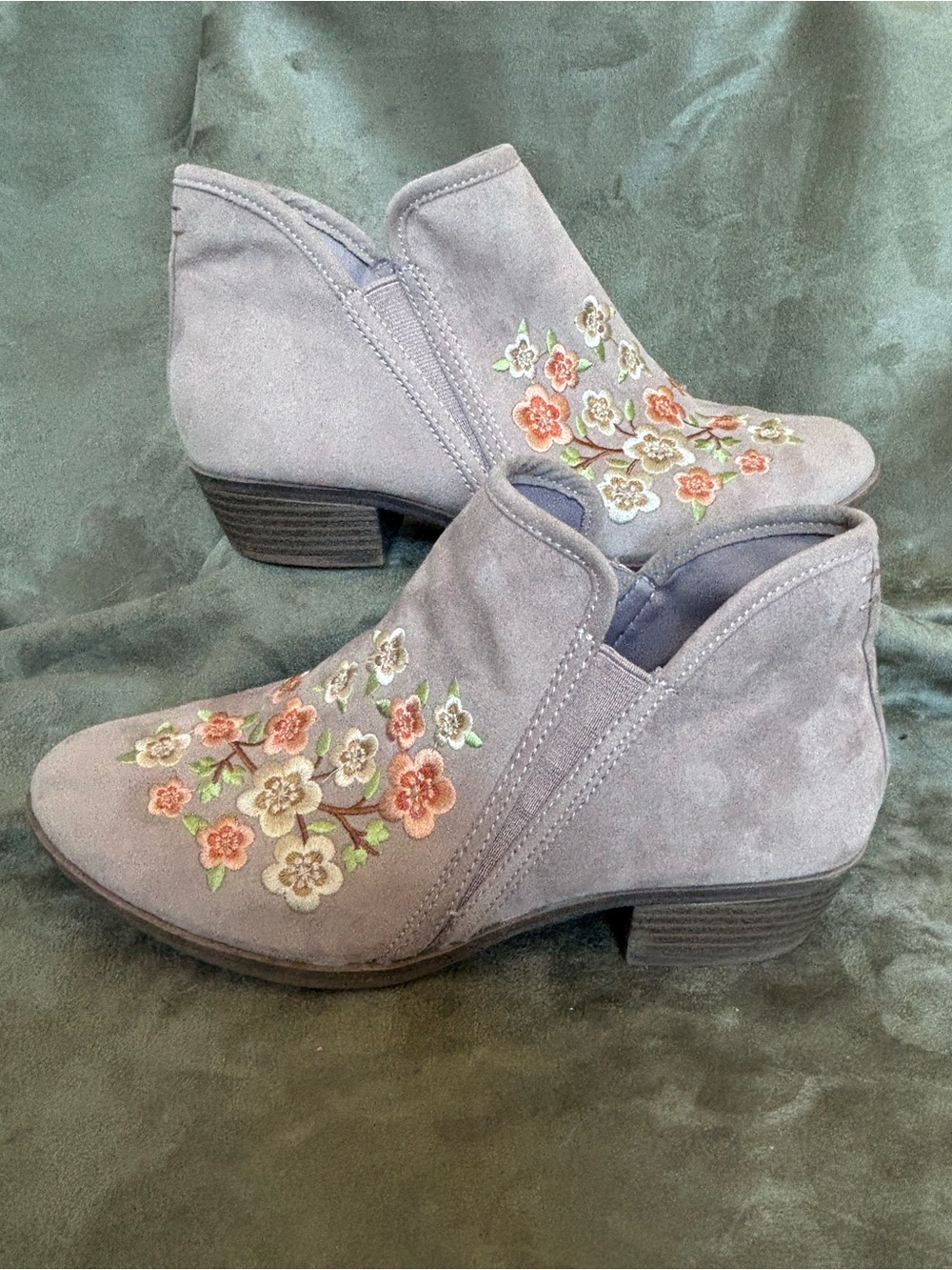 Boho Floral Embroidered Ankle Boots Faux Taupe Suede by American Heritage SZ 9